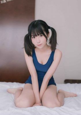 非洲姑娘圆了列车司机梦